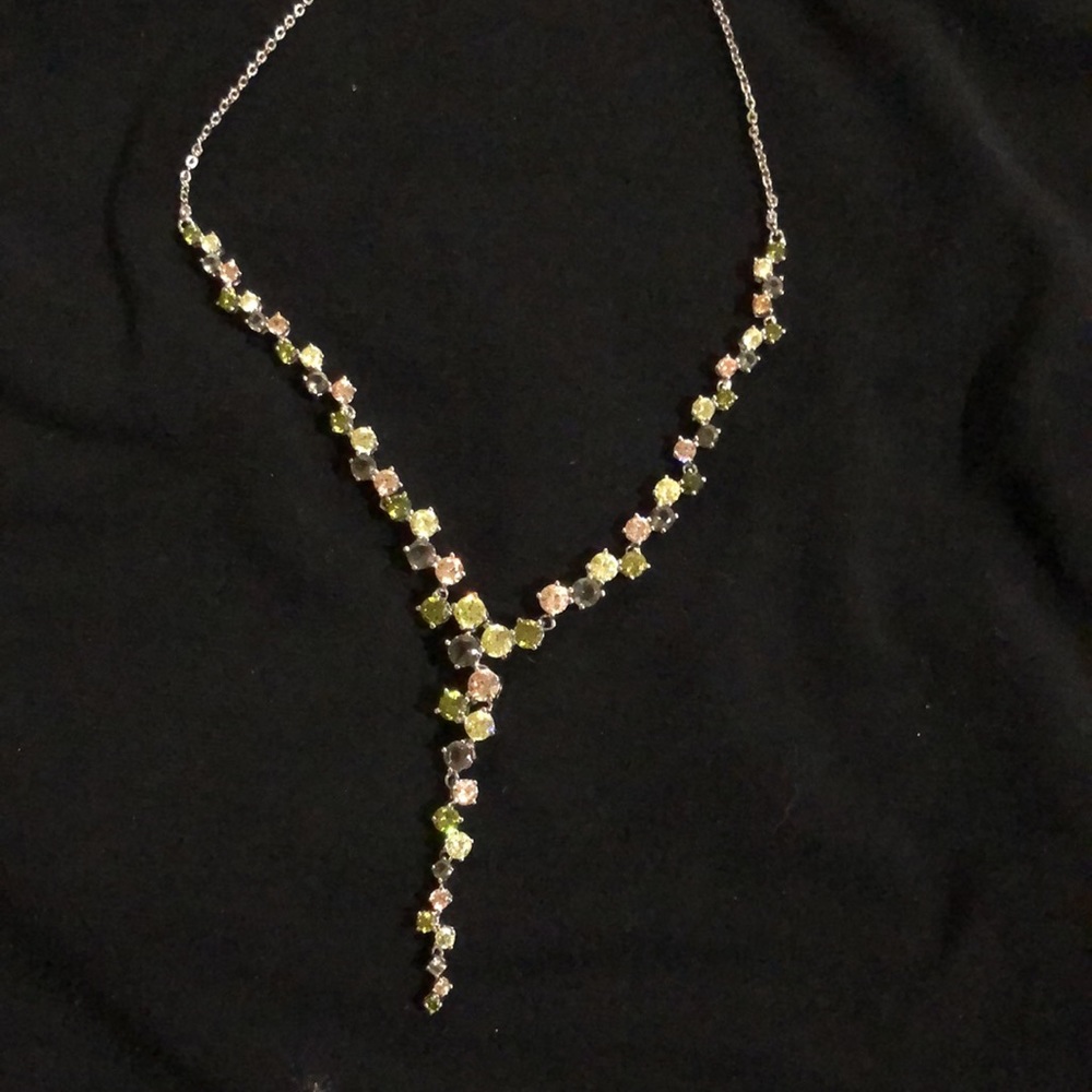 Silver tone Rhinestone necklace - Picture 5 of 5